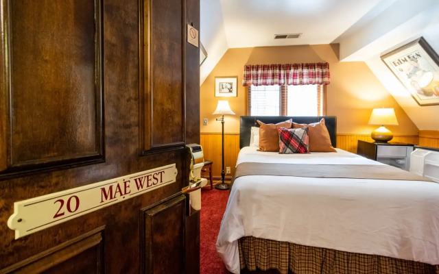 Saddleback Inn