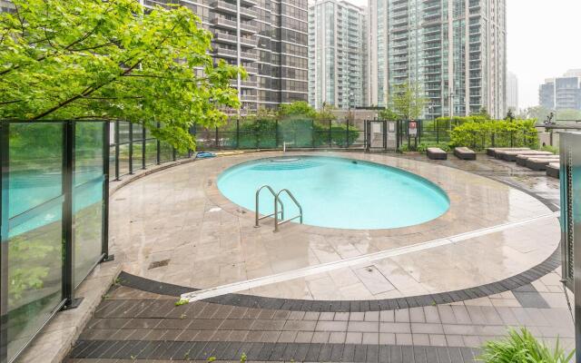 DelSuites North York Hullmark