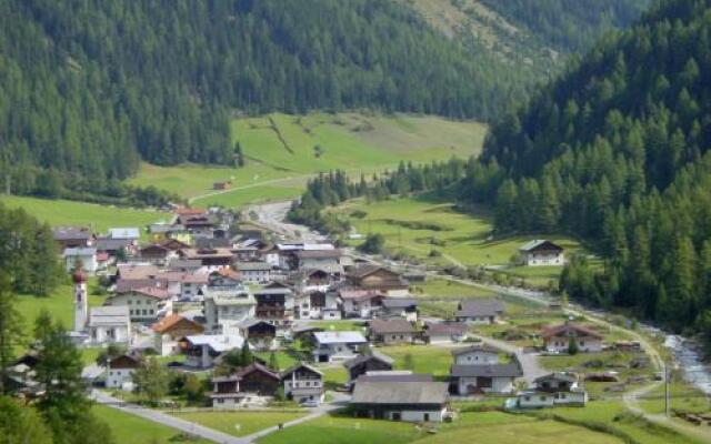 Appartement Sabrina & Gasthaus Alpenfriede