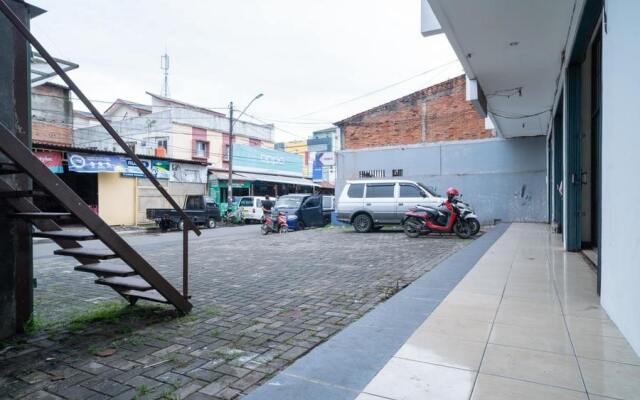 RedDoorz near Stasiun Tangerang