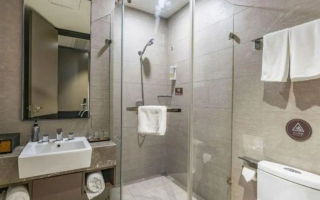 Home Inn Plus Shanghai Chifeng Road Metro Station