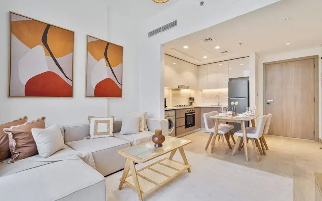 PVH - Chic 1BR - Azizi Riviera 37