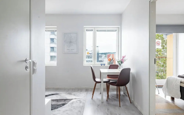 Modern 1BR Home with Sauna & Balcony