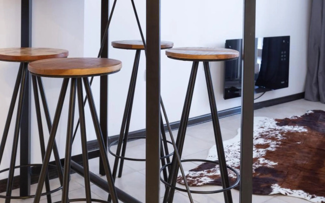 Lovely 1 Bedroom Apartment 5min FROM THE SKI LIFT!