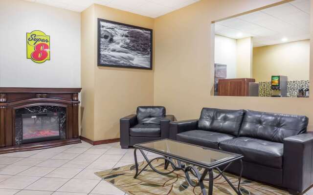 Super 8 by Wyndham Macon West