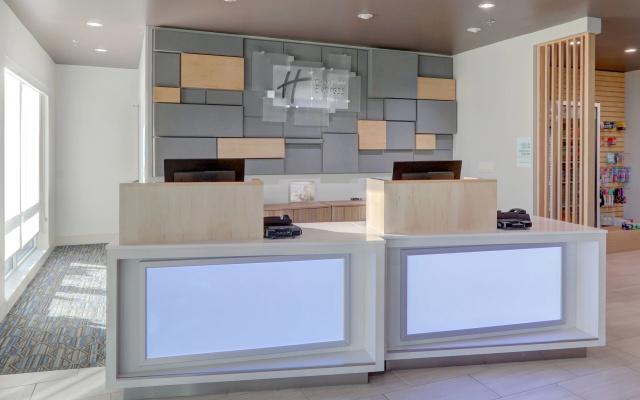 Holiday Inn Express & Suites Auburn Downtown by IHG