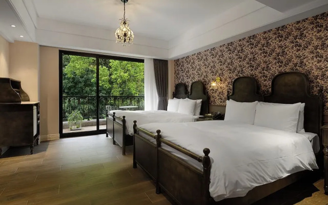 Grasse Grace Manor