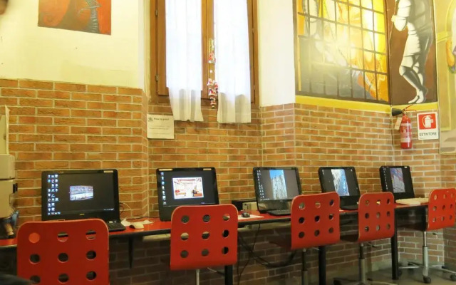 Hostel Archi Rossi