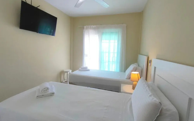 Spacious Apartment With Jacuzzi and Pool Access