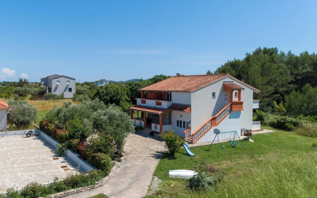 Seaview Apartment in Pasman A2