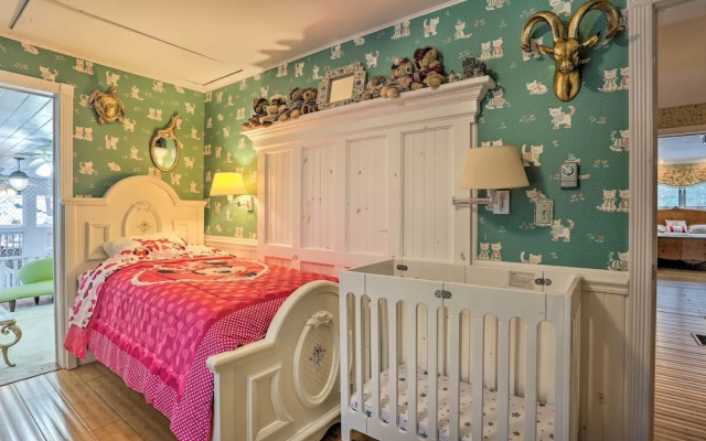 1 Mi to Lake Wallenpaupack: Spacious Poconos Villa