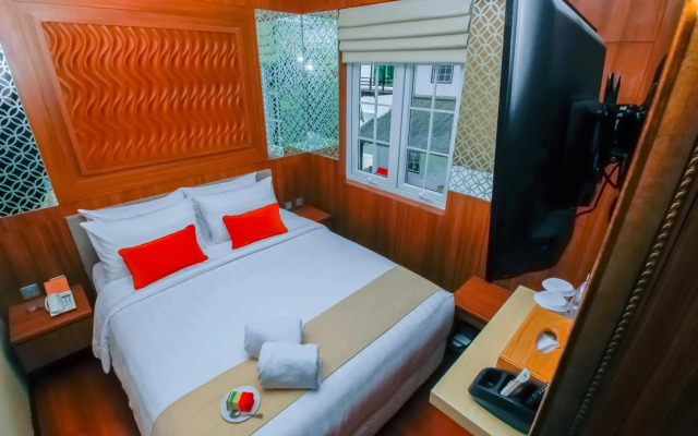 Petit Boutique Hotel