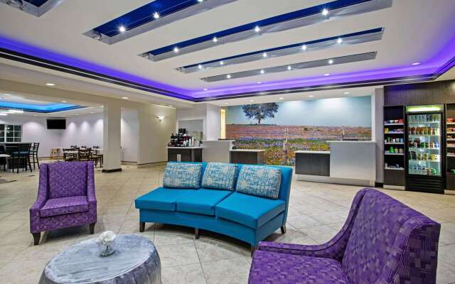 La Quinta Inn & Suites by Wyndham Fairfield TX