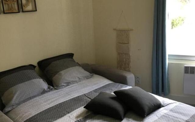 Studio face aux thermes Linge Compris