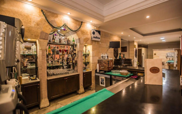 Tassaray Hotel
