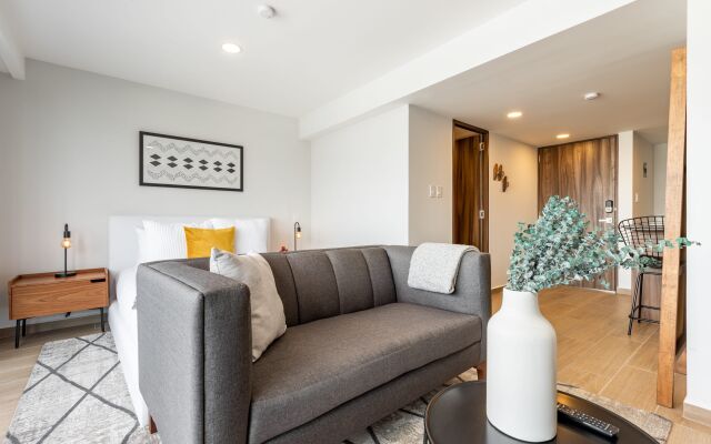 Casai Roma 1BR Chic PH