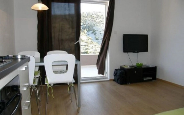 Ljubi - 20 m From Beach - A3 Zeleni