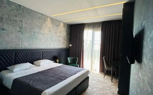 Solomon Hotel