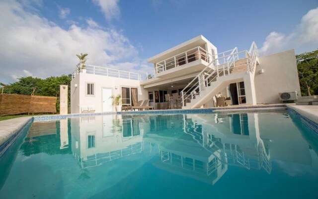 Spectacular Private 3 Bedroom Villa in Gated Community