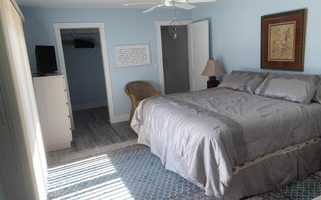 Bayside Retreat in Manasota Key