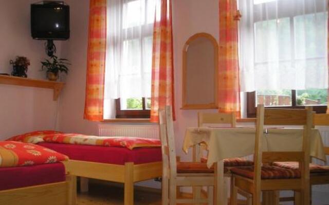 Hostel A Penzion Fortuna