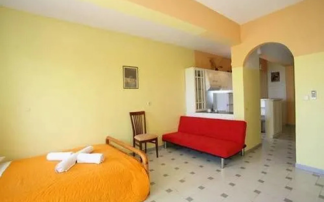 Nefeli Wind Club Apartments