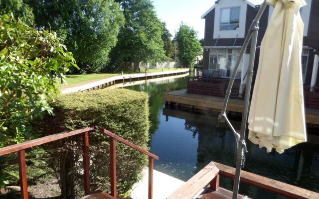 Twinlake Villas