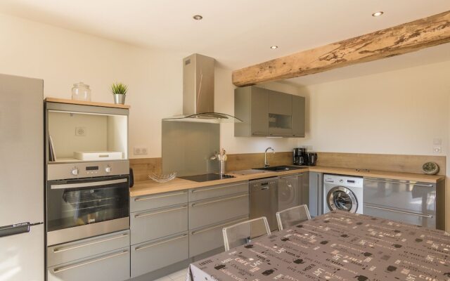 Charming holiday home in Aquitaine with Swimming Pool