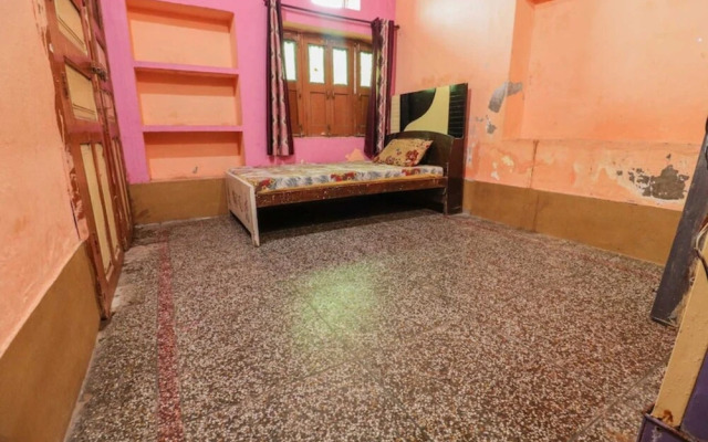 Goroomgo Laxmi Bhawan Dharamshala Mathura