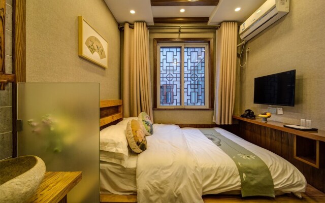 Wuzhen Maple Bridge Inn
