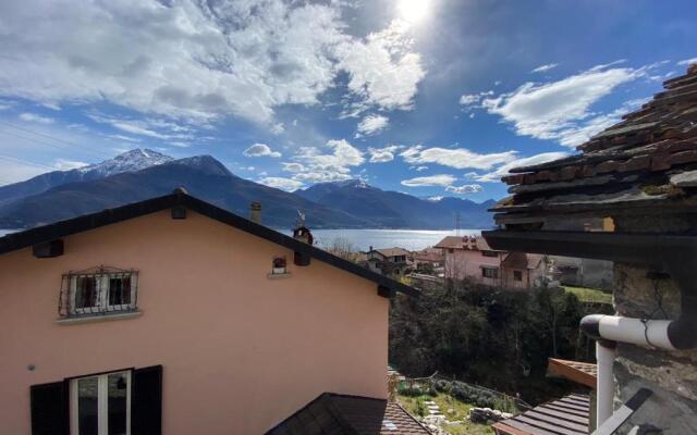 Independent Stone House with Lake View