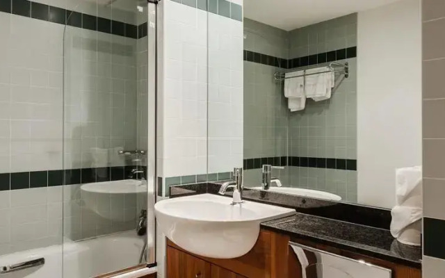 Hanover Wharf Apartment