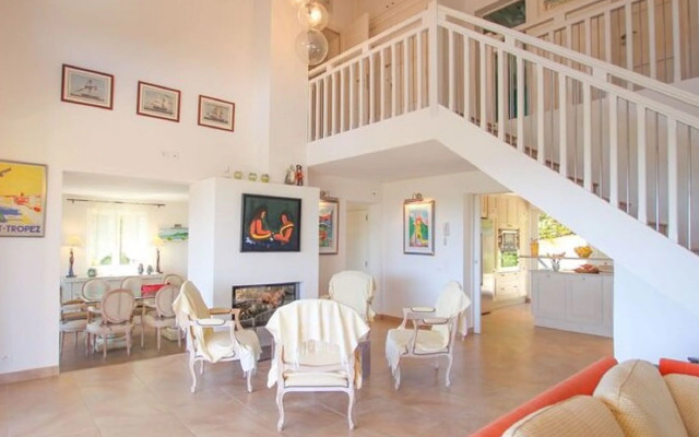 Serene Holiday Home in Grimaud With Private Pool