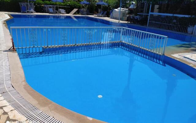 Alexandros Studios Apartments