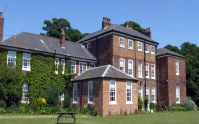 Rowley Manor Hotel