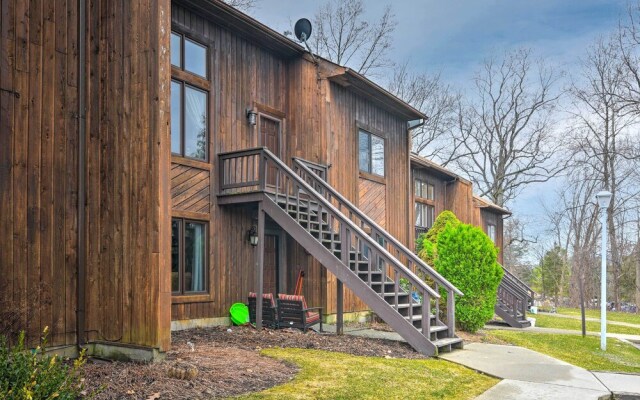 Vernon Township Home w/ Deck on Golf Course