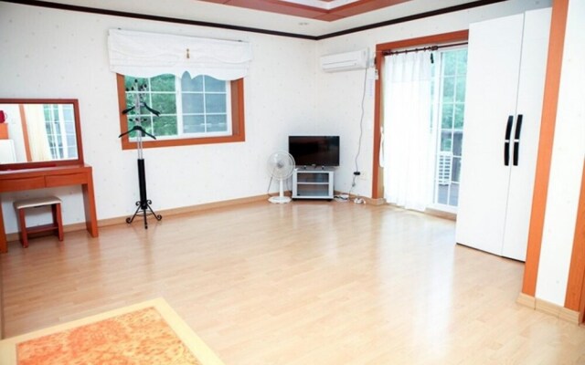 Youngwol Sky Pension Camping