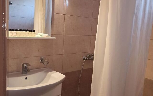 Dionisos Apartments