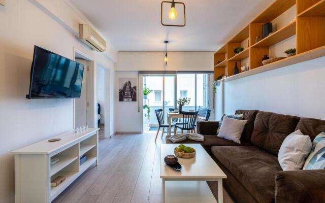 Rustic 1-BR Apt in Mackenzie-Larnaca