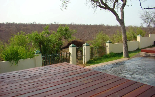 Muweti Bush Lodge