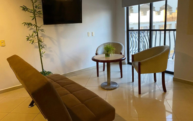 Grand Royal Tampico