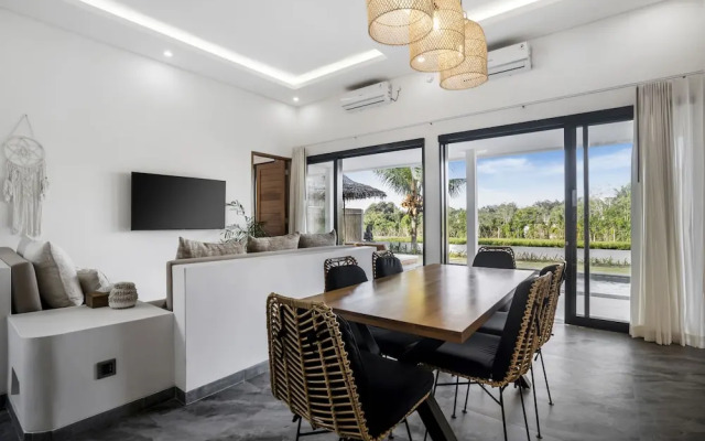 Villa Grateful by Alfred in Bali