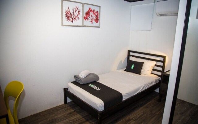 Nomada Urban Beach Hostel - Adults Only