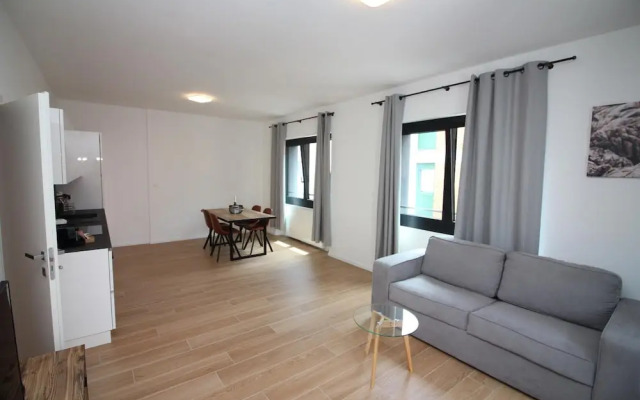 Boutique Apartment 9