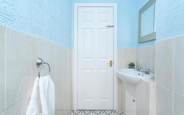 NEW Four Bedroom House - all rooms ensuite