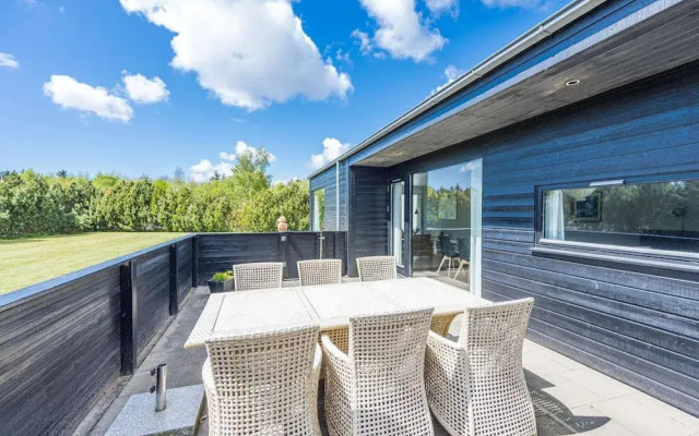 6 Person Holiday Home in Hemmet