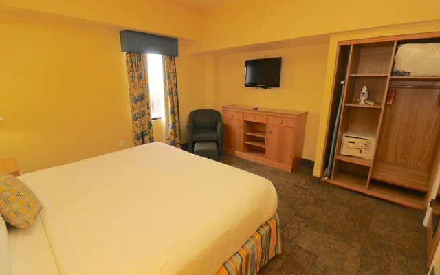The Atrium Resort, Virginia Beach by Vacatia