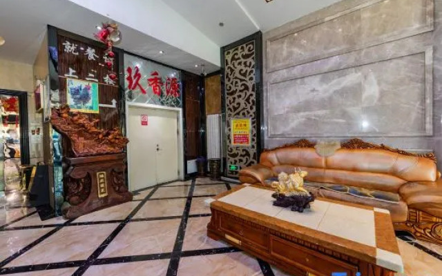 Tianmai Business Hotel (Urumqi South Railway Station Branch)