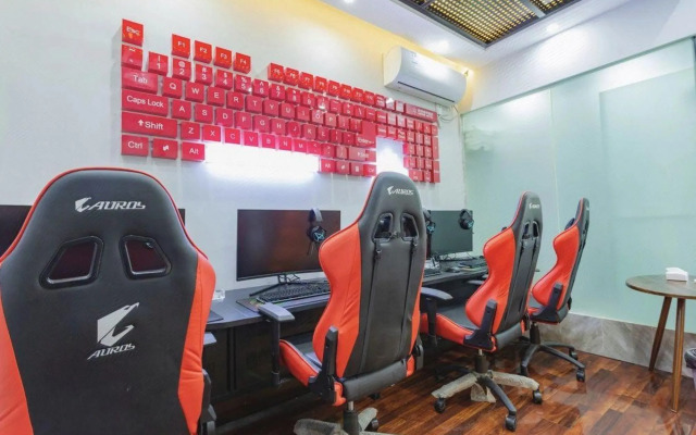 Houpu E-sports Hotel （Wuhan Houhu )