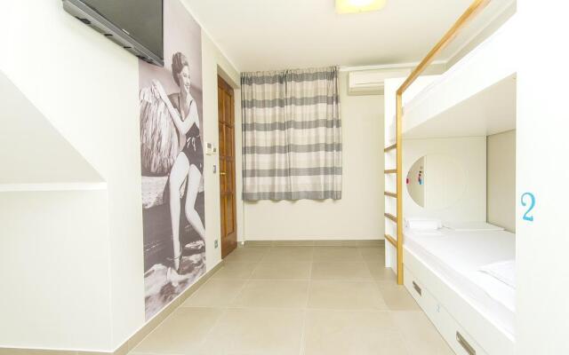 Hostel Dvor